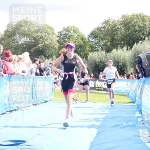 25.08.2024 - Elbe Triathlon Hamburg H.Heesch http://msf.ph/oto/6881620 25.08.2024 11:57:24 Ziel 1564, 1689, 1694 meine-sportfotos.de