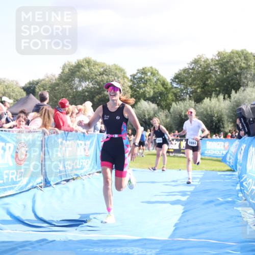 25.08.2024 - Elbe Triathlon Hamburg H.Heesch http://msf.ph/oto/6881636 25.08.2024 11:57:24 Ziel 1564, 1689, 1694 meine-sportfotos.de
