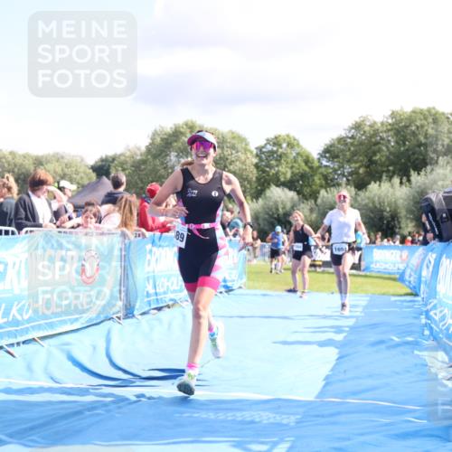 25.08.2024 - Elbe Triathlon Hamburg H.Heesch http://msf.ph/oto/6881644 25.08.2024 11:57:24 Ziel 1564, 1689, 1694 meine-sportfotos.de