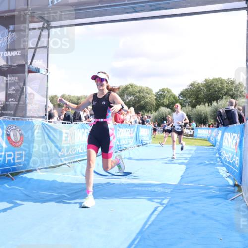 25.08.2024 - Elbe Triathlon Hamburg H.Heesch http://msf.ph/oto/6881658 25.08.2024 11:57:25 Ziel 1426, 1564, 1689, 1694 meine-sportfotos.de