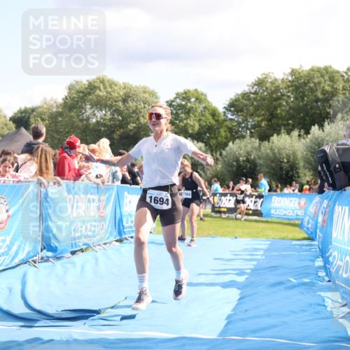 25.08.2024 - Elbe Triathlon Hamburg H.Heesch http://msf.ph/oto/6881663 25.08.2024 11:57:25 Ziel 1426, 1564, 1689, 1694 meine-sportfotos.de