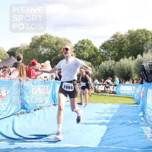 25.08.2024 - Elbe Triathlon Hamburg H.Heesch http://msf.ph/oto/6881665 25.08.2024 11:57:25 Ziel 1426, 1564, 1689, 1694 meine-sportfotos.de