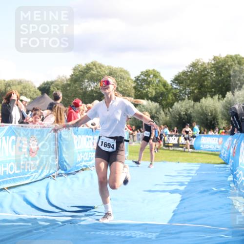 25.08.2024 - Elbe Triathlon Hamburg H.Heesch http://msf.ph/oto/6881671 25.08.2024 11:57:25 Ziel 1426, 1564, 1689, 1694 meine-sportfotos.de