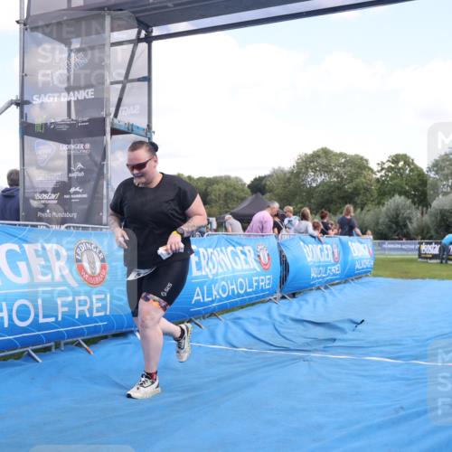25.08.2024 - Elbe Triathlon Hamburg H.Heesch http://msf.ph/oto/6881677 25.08.2024 12:36:55 Ziel 519 meine-sportfotos.de