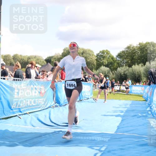 25.08.2024 - Elbe Triathlon Hamburg H.Heesch http://msf.ph/oto/6881678 25.08.2024 11:57:26 Ziel 1426, 1564, 1689, 1694 meine-sportfotos.de