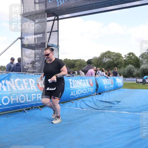 25.08.2024 - Elbe Triathlon Hamburg H.Heesch http://msf.ph/oto/6881681 25.08.2024 12:36:55 Ziel 519 meine-sportfotos.de