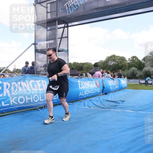25.08.2024 - Elbe Triathlon Hamburg H.Heesch http://msf.ph/oto/6881685 25.08.2024 12:36:56 Ziel 519 meine-sportfotos.de