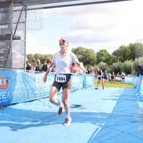 25.08.2024 - Elbe Triathlon Hamburg H.Heesch http://msf.ph/oto/6881687 25.08.2024 11:57:26 Ziel 1426, 1564, 1689, 1694 meine-sportfotos.de