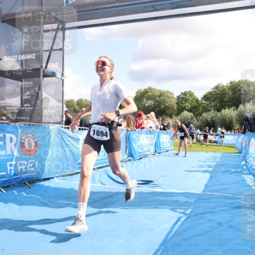 25.08.2024 - Elbe Triathlon Hamburg H.Heesch http://msf.ph/oto/6881691 25.08.2024 11:57:26 Ziel 1426, 1564, 1689, 1694 meine-sportfotos.de