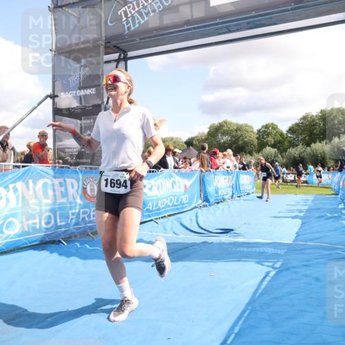 25.08.2024 - Elbe Triathlon Hamburg H.Heesch http://msf.ph/oto/6881699 25.08.2024 11:57:26 Ziel 1426, 1564, 1689, 1694 meine-sportfotos.de