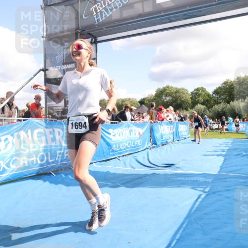 25.08.2024 - Elbe Triathlon Hamburg H.Heesch http://msf.ph/oto/6881702 25.08.2024 11:57:26 Ziel 1426, 1564, 1689, 1694 meine-sportfotos.de