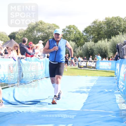 25.08.2024 - Elbe Triathlon Hamburg H.Heesch http://msf.ph/oto/6881729 25.08.2024 11:57:33 Ziel 1426, 1544, 1564 meine-sportfotos.de