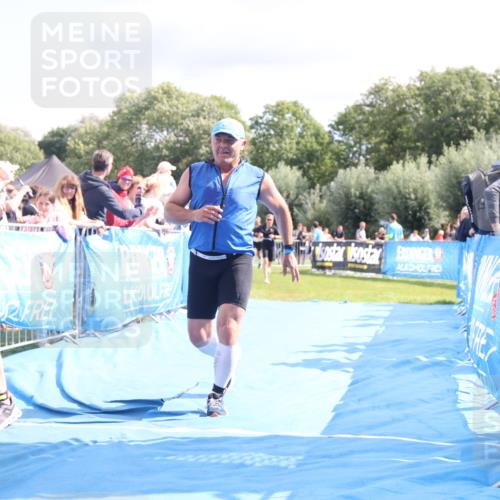 25.08.2024 - Elbe Triathlon Hamburg H.Heesch http://msf.ph/oto/6881734 25.08.2024 11:57:33 Ziel 1426, 1544, 1564 meine-sportfotos.de