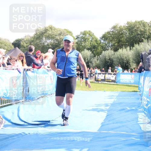 25.08.2024 - Elbe Triathlon Hamburg H.Heesch http://msf.ph/oto/6881736 25.08.2024 11:57:33 Ziel 1426, 1544, 1564 meine-sportfotos.de
