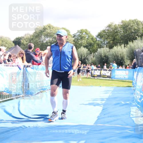 25.08.2024 - Elbe Triathlon Hamburg H.Heesch http://msf.ph/oto/6881742 25.08.2024 11:57:34 Ziel 1426, 1517, 1544, 1564 meine-sportfotos.de