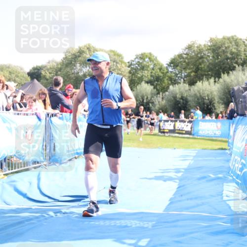 25.08.2024 - Elbe Triathlon Hamburg H.Heesch http://msf.ph/oto/6881748 25.08.2024 11:57:34 Ziel 1426, 1517, 1544, 1564 meine-sportfotos.de