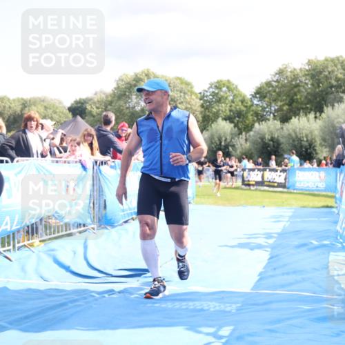 25.08.2024 - Elbe Triathlon Hamburg H.Heesch http://msf.ph/oto/6881751 25.08.2024 11:57:34 Ziel 1426, 1517, 1544, 1564 meine-sportfotos.de