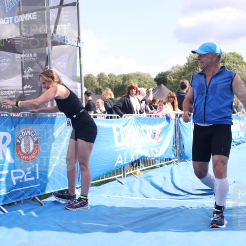 25.08.2024 - Elbe Triathlon Hamburg H.Heesch http://msf.ph/oto/6881753 25.08.2024 11:57:34 Ziel 1426, 1517, 1544, 1564 meine-sportfotos.de