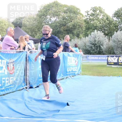 25.08.2024 - Elbe Triathlon Hamburg H.Heesch http://msf.ph/oto/6881754 25.08.2024 12:38:11 Ziel 1675 meine-sportfotos.de