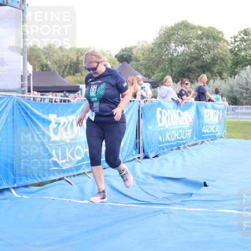 25.08.2024 - Elbe Triathlon Hamburg H.Heesch http://msf.ph/oto/6881767 25.08.2024 12:38:12 Ziel 1675 meine-sportfotos.de