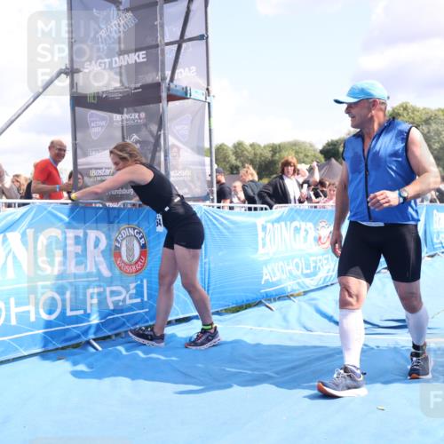 25.08.2024 - Elbe Triathlon Hamburg H.Heesch http://msf.ph/oto/6881770 25.08.2024 11:57:35 Ziel 676, 1426, 1517, 1544, 1564 meine-sportfotos.de