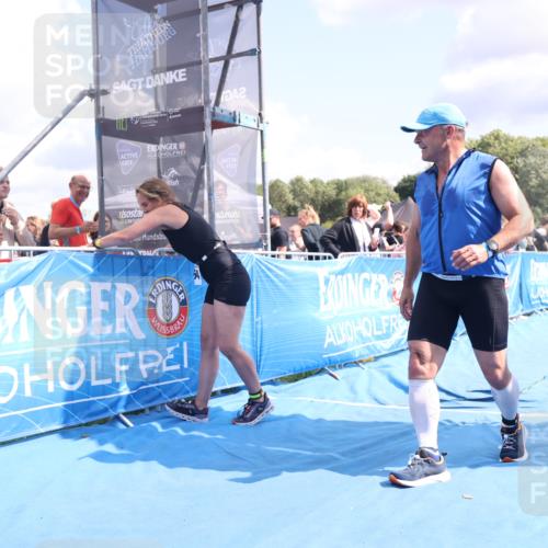 25.08.2024 - Elbe Triathlon Hamburg H.Heesch http://msf.ph/oto/6881772 25.08.2024 11:57:35 Ziel 676, 1426, 1517, 1544, 1564 meine-sportfotos.de