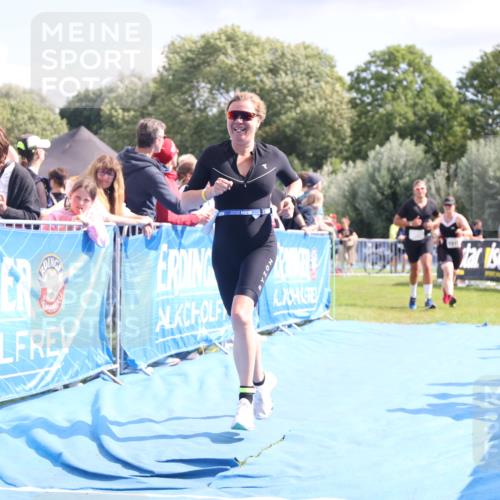 25.08.2024 - Elbe Triathlon Hamburg H.Heesch http://msf.ph/oto/6881792 25.08.2024 11:57:38 Ziel 676, 1426, 1517, 1544, 1564 meine-sportfotos.de