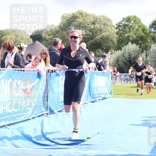 25.08.2024 - Elbe Triathlon Hamburg H.Heesch http://msf.ph/oto/6881798 25.08.2024 11:57:38 Ziel 676, 1426, 1517, 1544, 1564 meine-sportfotos.de