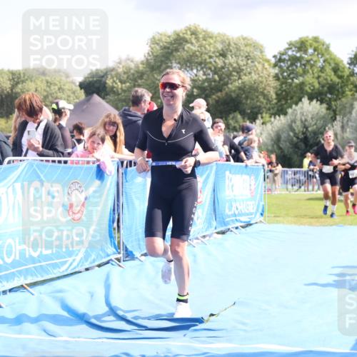 25.08.2024 - Elbe Triathlon Hamburg H.Heesch http://msf.ph/oto/6881800 25.08.2024 11:57:39 Ziel 676, 1426, 1517, 1544 meine-sportfotos.de