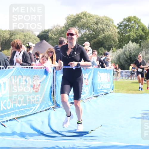 25.08.2024 - Elbe Triathlon Hamburg H.Heesch http://msf.ph/oto/6881802 25.08.2024 11:57:39 Ziel 676, 1426, 1517, 1544 meine-sportfotos.de