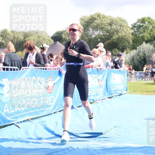 25.08.2024 - Elbe Triathlon Hamburg H.Heesch http://msf.ph/oto/6881806 25.08.2024 11:57:39 Ziel 676, 1426, 1517, 1544 meine-sportfotos.de