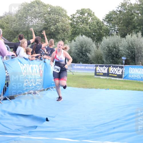 25.08.2024 - Elbe Triathlon Hamburg H.Heesch http://msf.ph/oto/6881810 25.08.2024 12:38:48 Ziel 1736 meine-sportfotos.de