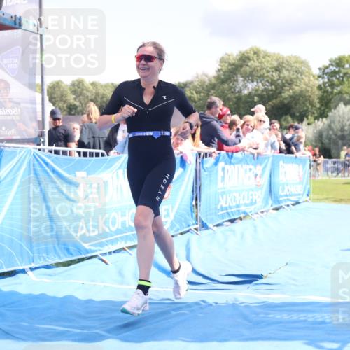 25.08.2024 - Elbe Triathlon Hamburg H.Heesch http://msf.ph/oto/6881817 25.08.2024 11:57:39 Ziel 676, 1426, 1517, 1544 meine-sportfotos.de