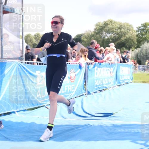 25.08.2024 - Elbe Triathlon Hamburg H.Heesch http://msf.ph/oto/6881821 25.08.2024 11:57:39 Ziel 676, 1426, 1517, 1544 meine-sportfotos.de