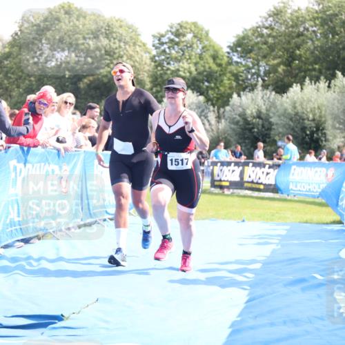25.08.2024 - Elbe Triathlon Hamburg H.Heesch http://msf.ph/oto/6881830 25.08.2024 11:57:42 Ziel 676, 1517, 1544 meine-sportfotos.de