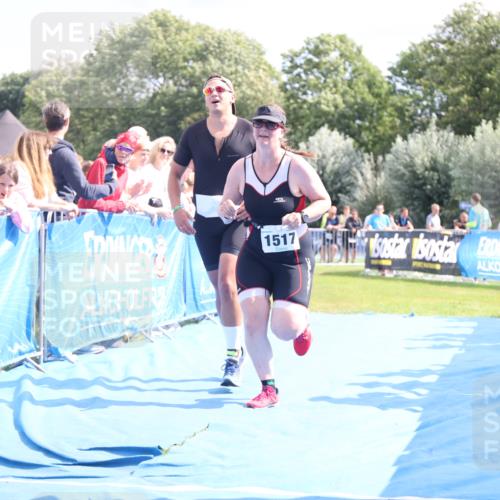 25.08.2024 - Elbe Triathlon Hamburg H.Heesch http://msf.ph/oto/6881840 25.08.2024 11:57:42 Ziel 676, 1517, 1544 meine-sportfotos.de