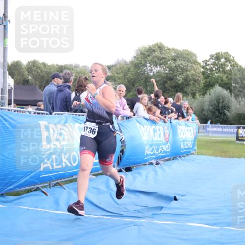 25.08.2024 - Elbe Triathlon Hamburg H.Heesch http://msf.ph/oto/6881844 25.08.2024 12:38:49 Ziel 1736 meine-sportfotos.de