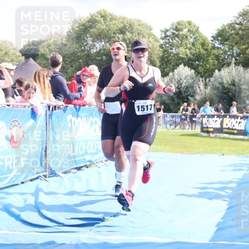 25.08.2024 - Elbe Triathlon Hamburg H.Heesch http://msf.ph/oto/6881847 25.08.2024 11:57:42 Ziel 676, 1517, 1544 meine-sportfotos.de