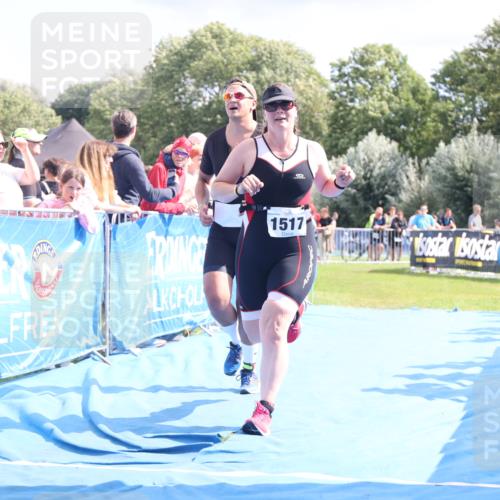 25.08.2024 - Elbe Triathlon Hamburg H.Heesch http://msf.ph/oto/6881848 25.08.2024 11:57:42 Ziel 676, 1517, 1544 meine-sportfotos.de