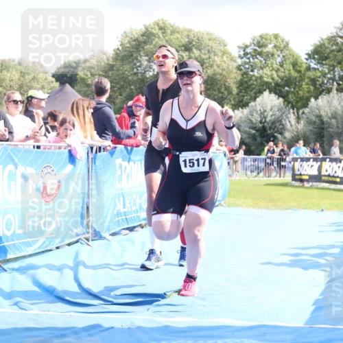25.08.2024 - Elbe Triathlon Hamburg H.Heesch http://msf.ph/oto/6881853 25.08.2024 11:57:42 Ziel 676, 1517, 1544 meine-sportfotos.de