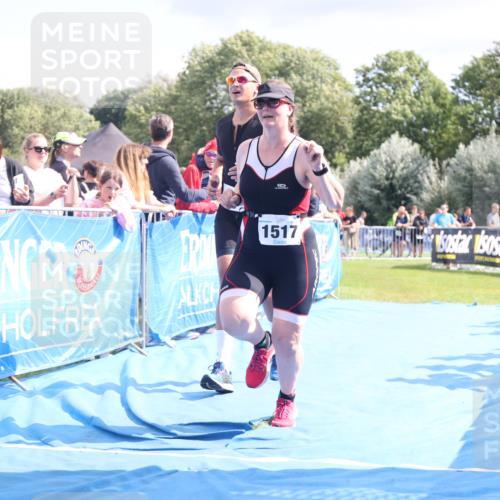 25.08.2024 - Elbe Triathlon Hamburg H.Heesch http://msf.ph/oto/6881854 25.08.2024 11:57:42 Ziel 676, 1517, 1544 meine-sportfotos.de