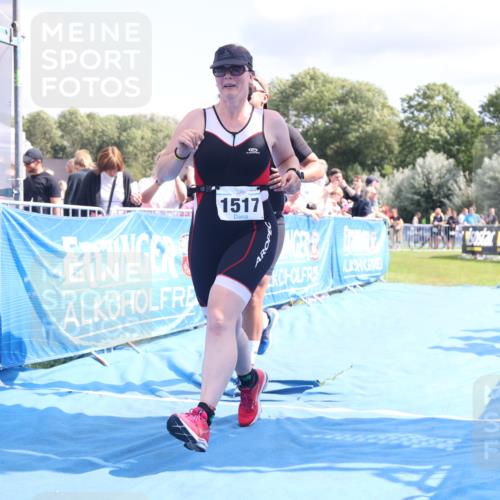 25.08.2024 - Elbe Triathlon Hamburg H.Heesch http://msf.ph/oto/6881872 25.08.2024 11:57:43 Ziel 676, 1517, 1544 meine-sportfotos.de