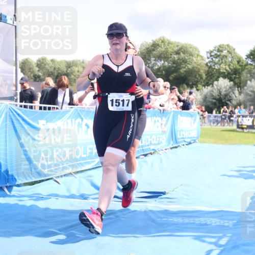 25.08.2024 - Elbe Triathlon Hamburg H.Heesch http://msf.ph/oto/6881874 25.08.2024 11:57:43 Ziel 676, 1517, 1544 meine-sportfotos.de