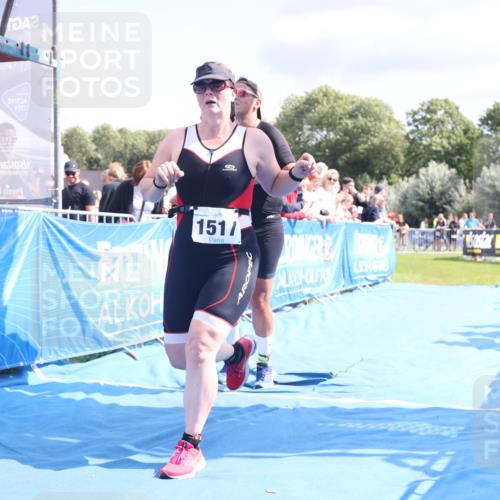 25.08.2024 - Elbe Triathlon Hamburg H.Heesch http://msf.ph/oto/6881878 25.08.2024 11:57:43 Ziel 676, 1517, 1544 meine-sportfotos.de
