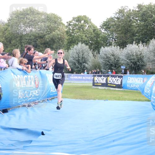 25.08.2024 - Elbe Triathlon Hamburg H.Heesch http://msf.ph/oto/6881882 25.08.2024 12:38:57 Ziel  meine-sportfotos.de