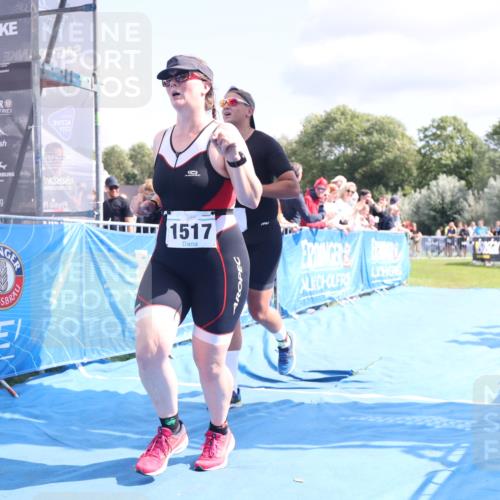 25.08.2024 - Elbe Triathlon Hamburg H.Heesch http://msf.ph/oto/6881883 25.08.2024 11:57:43 Ziel 676, 1517, 1544 meine-sportfotos.de