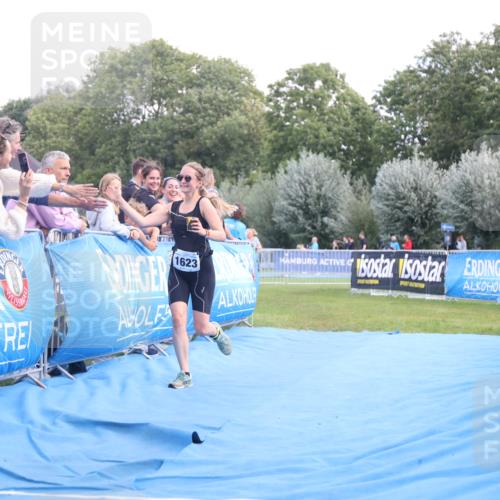 25.08.2024 - Elbe Triathlon Hamburg H.Heesch http://msf.ph/oto/6881886 25.08.2024 12:38:57 Ziel  meine-sportfotos.de
