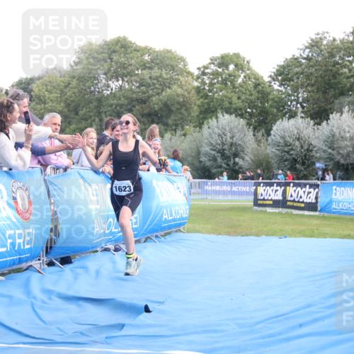 25.08.2024 - Elbe Triathlon Hamburg H.Heesch http://msf.ph/oto/6881893 25.08.2024 12:38:57 Ziel  meine-sportfotos.de