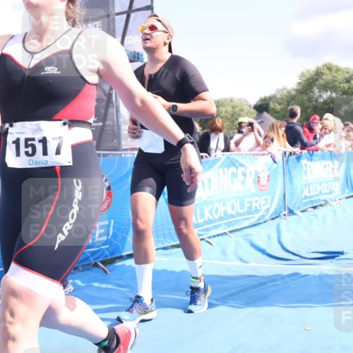 25.08.2024 - Elbe Triathlon Hamburg H.Heesch http://msf.ph/oto/6881900 25.08.2024 11:57:44 Ziel 676, 1517, 1544 meine-sportfotos.de