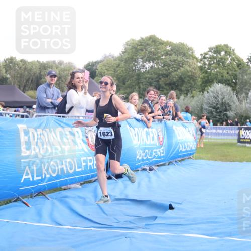 25.08.2024 - Elbe Triathlon Hamburg H.Heesch http://msf.ph/oto/6881901 25.08.2024 12:38:58 Ziel  meine-sportfotos.de